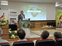 Imagen del consejero, Joaqu&iacute;n Buend&iacute;a, durante la clausura del I Encuentro Agroprofesional del Mel&oacute;n.&nbsp;