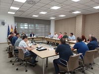 Im&aacute;genes del consejero Joaqu&iacute;n Buendia durante la reuni&oacute;n
