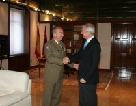 El jefe del Ejecutivo murciano recibe al general Jefe del Cuartel General Terrestre de Alta Disponibilidad del Ejército de Tierra