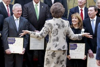 El presidente de la Comunidad recibe el galardón de 'Europa Nostra' de manos de S.M Reina Sofía (2)