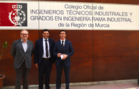 El director del Servicio Regional de Empleo y Formación, SEF, Alejandro Zamora, durante su visita al Colegio Oficial de Ingenieros Técnicos Indus...