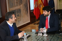 El presidente Fernando López Miras recibe al alcalde de Alcantarilla (2)