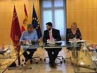 El presidente de la Comunidad se reúne con representantes de la Red de Lucha contra la Pobreza y la Exclusión Social de la Región de Murcia