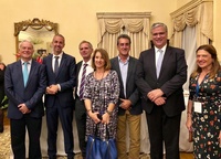 Miembros de la delegación española con el presidente de la CRPM, que lo es también de la región portuguesa de Azores