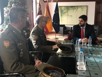 El presidente de la Comunidad se reúne con el nuevo coronel jefe del Regimiento de Artillería Antiaérea Número 73 de Cartagena