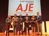 López Miras clausura la gala por el XX aniversario de la Asociación de Jóvenes Empresarios de Cartagena y Comarca (2)
