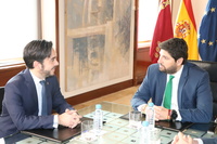 Fernando López Miras se reúne con el presidente del Colegio de Dentistas de la Región