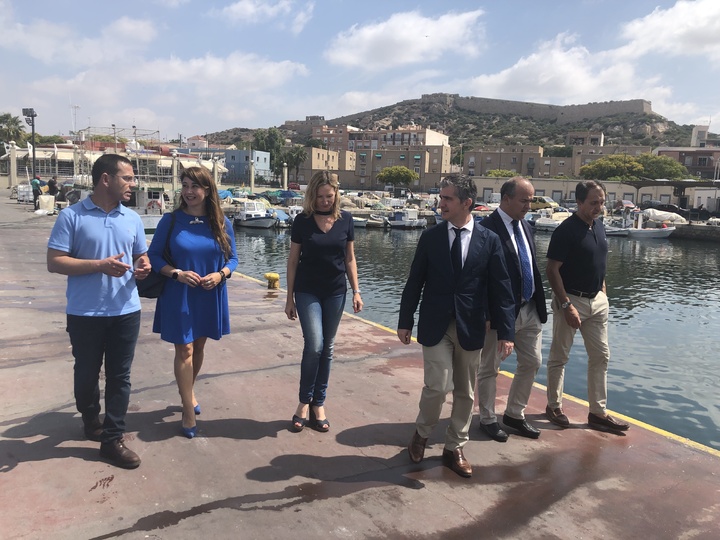 El consejero Miguel Ángel del Amor durante su visita al puerto de Cartagena (2)