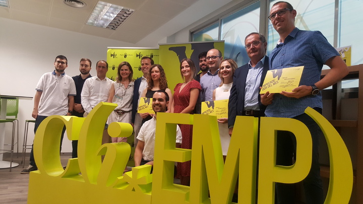 Una centralita virtual para el móvil, joyas inspiradas en monumentos y una aplicación de rutas turísticas, premios Emprendedor del Mes