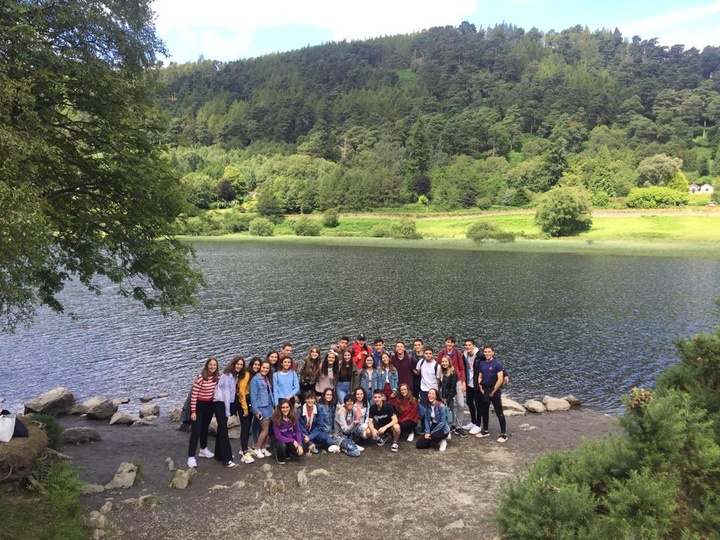 Alumnos murcianos disfrutando de una de las excursiones que se realizan con motivo de la estancias lingüísticas en el extranjero