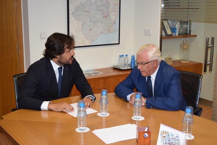 Miguel Motas analiza con el presidente del Consejo Econ&oacute;mico y Social el escenario laboral de la Regi&oacute;n (II)