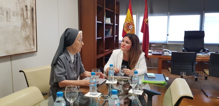 La consejera se reúne con la presidenta de (Fere-Ceca), la hermana Alicia Plaza