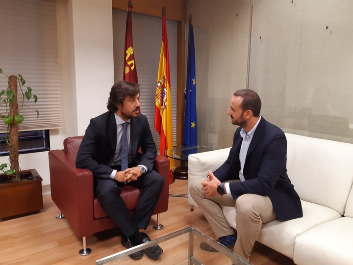 Reunión para analizar la próxima puesta en marcha de 'Murcia Empresa'