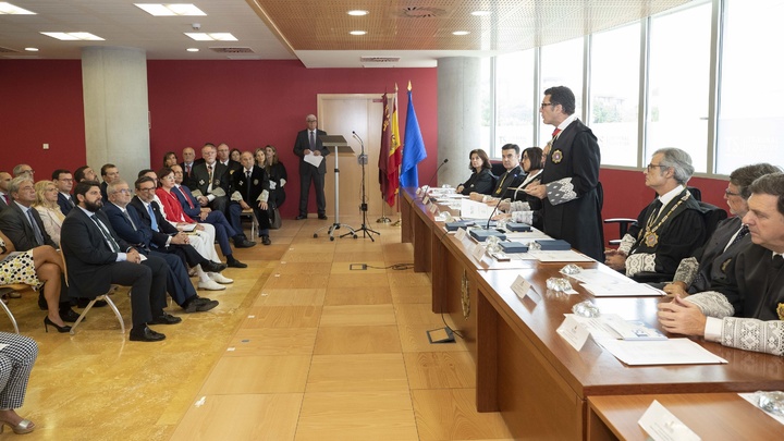 El presidente de la Comunidad, Fernando López Miras, asiste al acto de apertura del Año Judicial