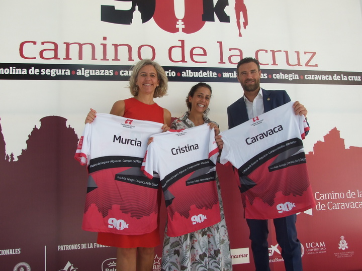 La consejera de Turismo, Juventud y Deportes, Cristina Sánchez, durante la presentación de la III edición de carrera de ultrafondo 90k