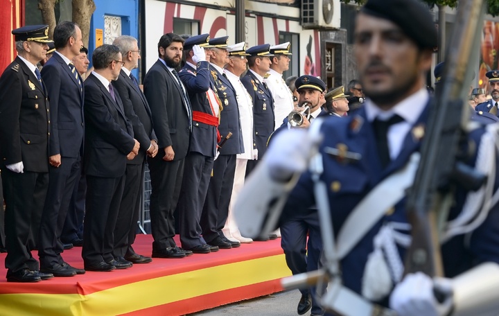 López Miras asiste a los actos de homenaje a la Bandera organizados en Alcantarilla (2)