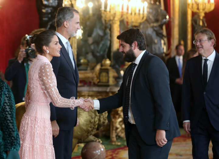 El presidente de la Comunidad, Fernando López Miras, asistió a la recepción ofrecida por Sus Majestades los Reyes de España con motivo del Día de la Fiesta Nacional