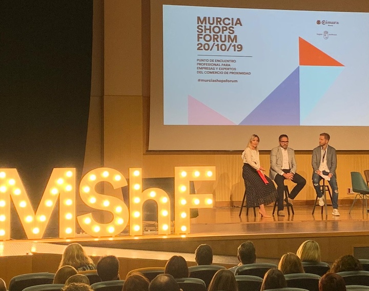 Inauguración de la tercera edición del 'Foro imprescindible de las tiendas' (2)