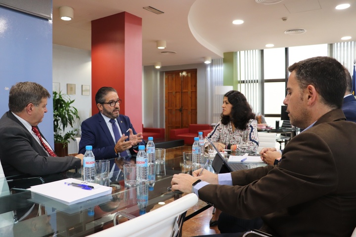 Transparencia impulsará una carpeta electrónica empresarial compartida para simplificar trámites con la administración