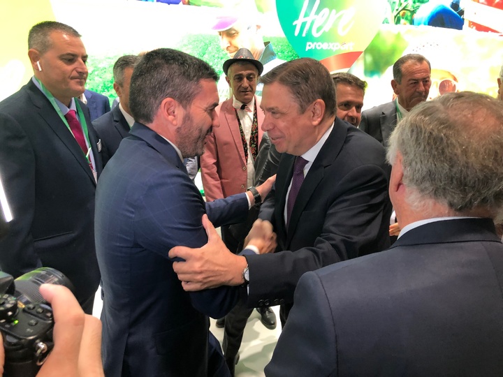 El consejero de Agricultura destaca el papel del sector hortofrutícola de la Región en la inauguración de Fruit Atraction 2019