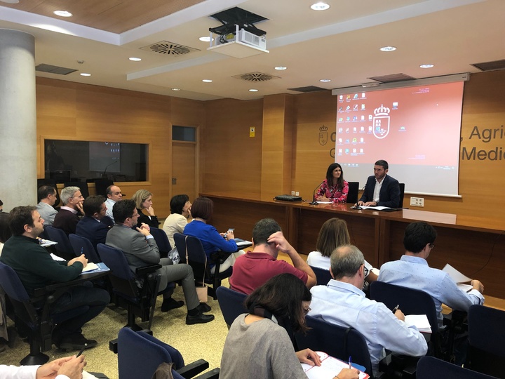 El consejero de Agua, Agricultura, Ganaderia, Pesca y Medio Ambiente informa de la redacción del Decreto Ley de Protección Integral del Mar Menor