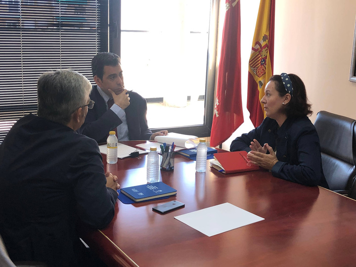 Reunión con representantes de Cruz Roja