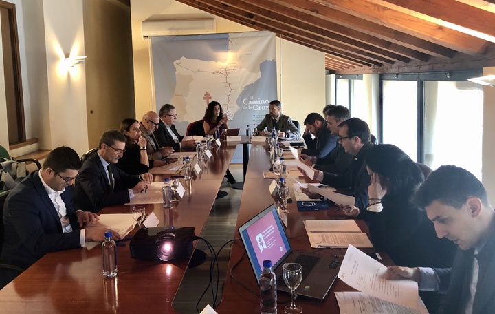 La consejera se reunió con los miembros del patronato Fundación Camino de la Cruz en Caravaca