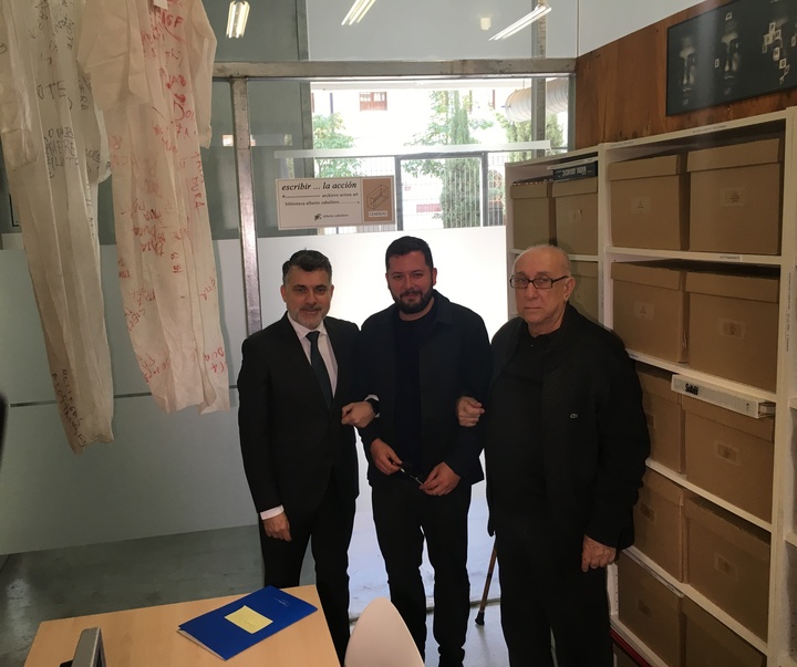 Visita al Centro de Documentación y Estudios Avanzados de Arte Contemporáneo (CENDEAC)