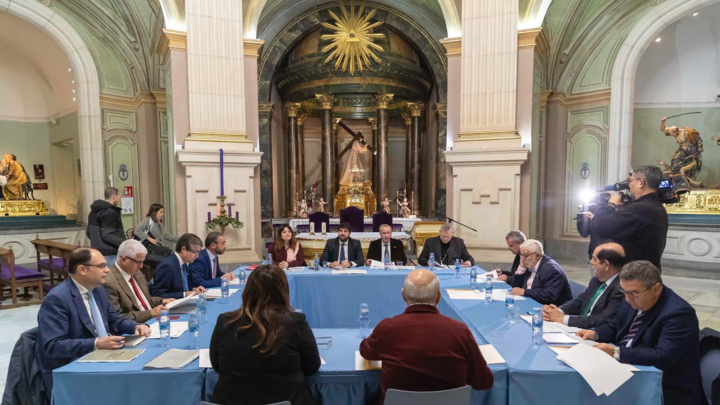 El jefe del Ejecutivo regional, Fernando López Miras, preside la reunión del Patronato del Museo Salzillo
