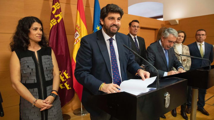 López Miras firma un protocolo de actuación con la Asociación de Supermercados de la Región de Murcia (Asumur)