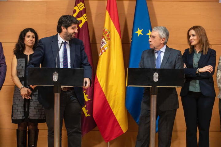 López Miras firma un protocolo de actuación con la Asociación de Supermercados de la Región de Murcia (Asumur) (2)