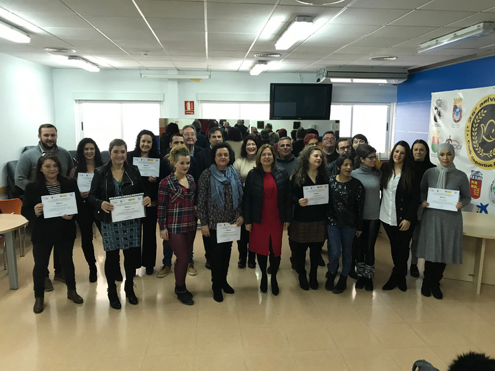 Acto de clausura del programa del Servicio Regional de Empleo y Formación y Aidemar que ha formado y empleado durante un año a una veintena de desempleados en atención sociosanitaria (1)