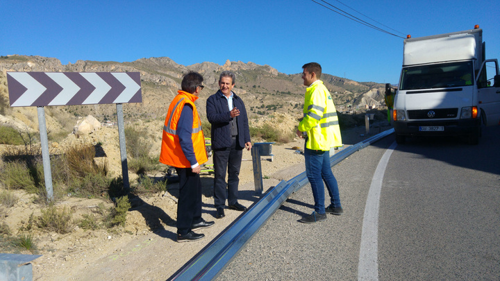 Fomento mejora la seguridad vial de la carretera que comunica Ojós con Archena