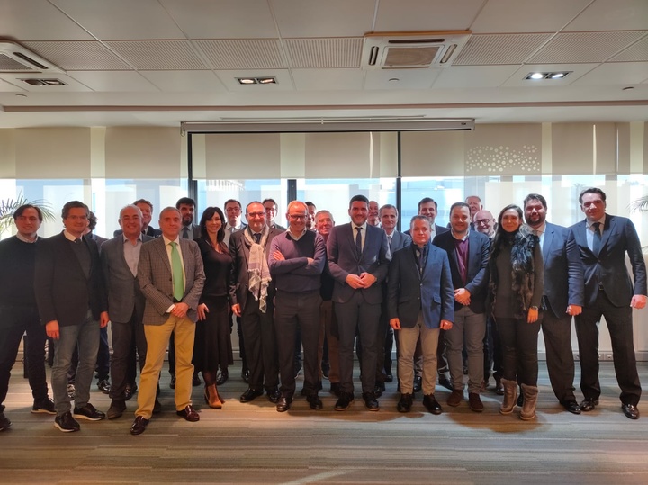 El consejero Antonio Luengo explica el Decreto del Mar Menor en el encuentro 'Tapa Inmobiliaria' de la Asociación de Promotores