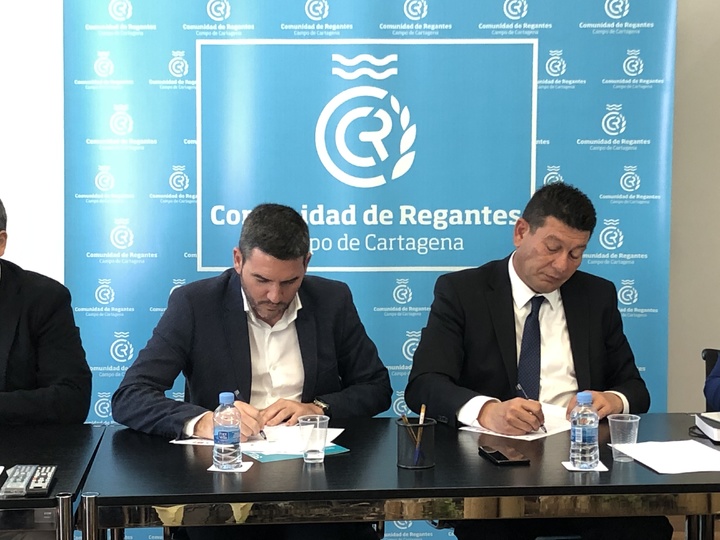 El consejero de Agua, Agricultura, Ganadería, Pesca y Medio Ambiente se reunió con representantes de los regantes y municipios del Campo de Cartagena