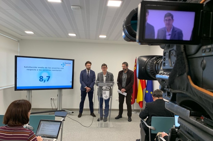 El consejero de Salud, Manuel Villegas, presentó los resultados de la encuesta de calidad percibida por los usuarios de los servicios de asistencia sanitaria pública de la Región de Murcia