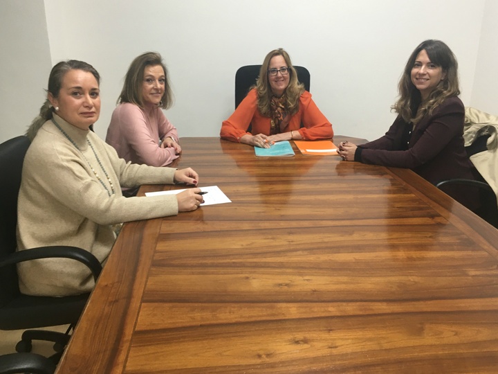 Manuela Marín se reúne con la junta directiva de OMEP para analizar medidas de reducción de la brecha de género