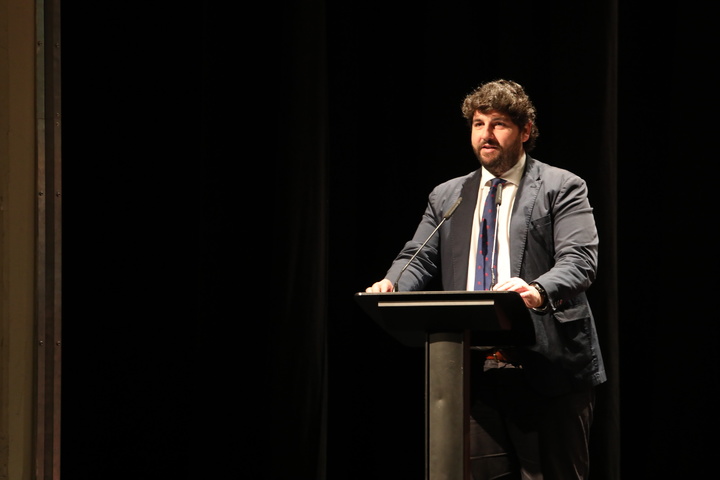 El presidente de la Comunidad inaugura el 'II Fórum ganadero de porcino de la Región de Murcia'/1