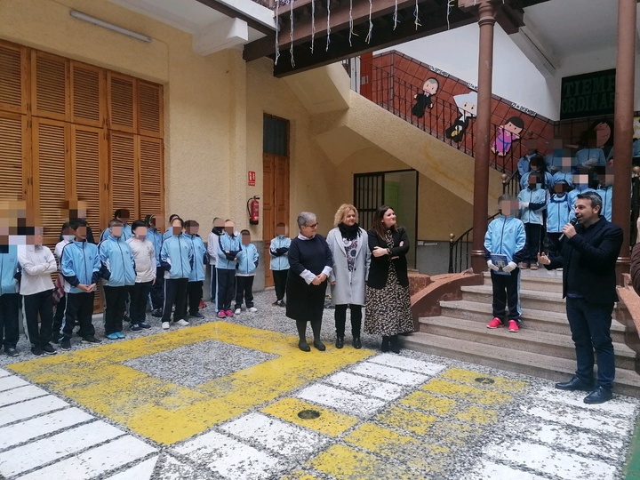 La consejera visita las aulas de atención a la diversidad del colegio Patronato del Sagrado Corazón de Jesús de Cartagena