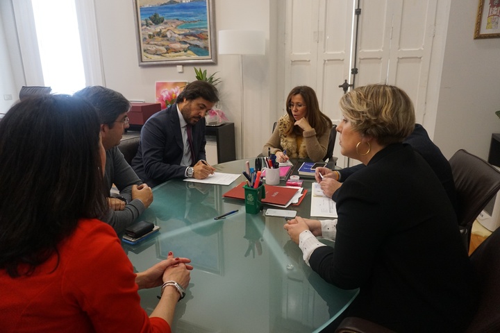 Reunión del consejero de Empleo sobre Sabic