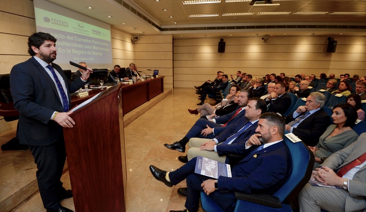 López Miras inaugura la jornada 'Impacto del Corredor Ferroviario del Mediterráneo para mercancías en la Región de Murcia'