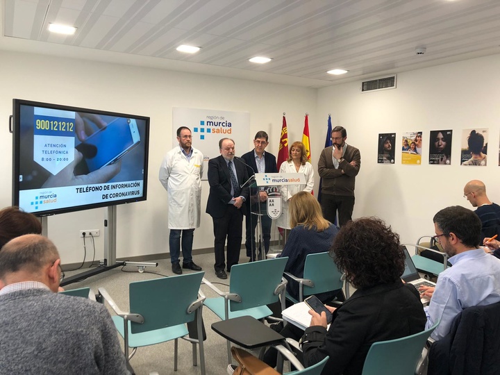 El consejero de Salud compareció para ofrecer los últimos datos sobre los casos de coronavirus en la Región