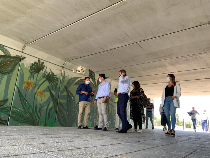El director José Antonio Fernández Lladó y el alcalde José Miguel Luengo visitan la puesta en servicio del nuevo itinerario peatonal accesible entre Pozo Aledo y San Javier