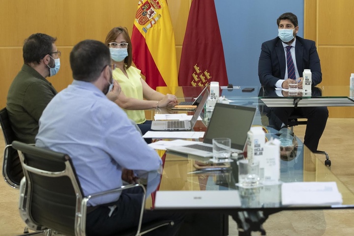 El jefe del Ejecutivo regional, Fernando López Miras, presidió la reunión del Comité de Seguimiento Covid-19.