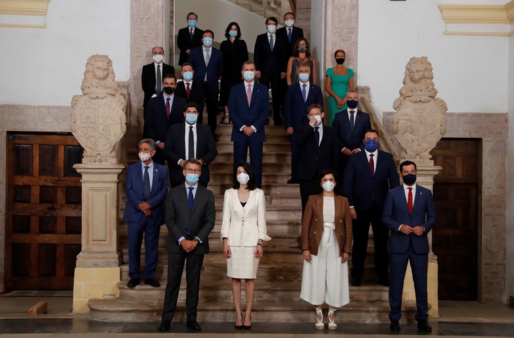 El presidente López Miras, durante la XXI Conferencia de Presidentes celebrada en La Rioja (4)
