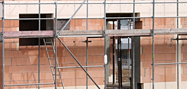 Imagen de recurso de una obra en la fachada de una vivienda