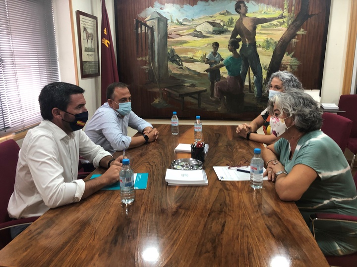 El Colegio de Veterinarios colaborará con la Comunidad Autónoma en la aplicación de la Ley de Protección del Mar Menor en el ámbito de la ganadería