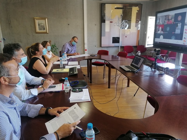 La consejera de Educación se reúne con las Ampas de Lorca, Totana y Lorquí