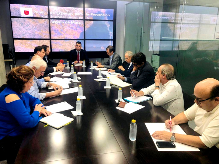 Imagen de la reunión de constitución del Panel de Expertos para la prevención de riesgos de las inundaciones en la Región de Murcia celebrada el 25 de septiembre de 2019