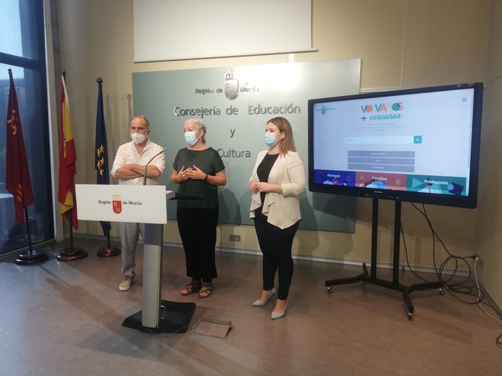 La consejera de Educación y Cultura, Esperanza Moreno, ha presentado el plan 'Volvamos+Cercanos'